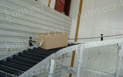 Роликовый конвейер наклонный поворотный